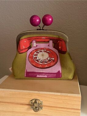 Octopurse Telephone Print Kiss-Lock